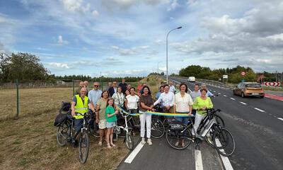 Provincie en gemeente Ardooie openen nieuw fietspad in Beverensestraat