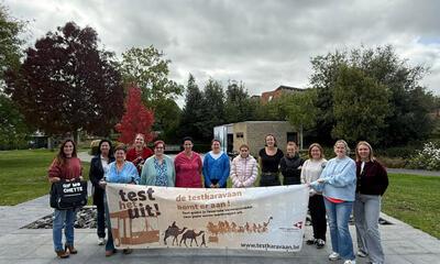 Personeel van Vondels (Ieper), WZC Rustenhove (Ledegem) en WZC Sint-Jozef (Oostkamp) duurzaam naar het werk met ‘De testkaravaan komt er aan!’